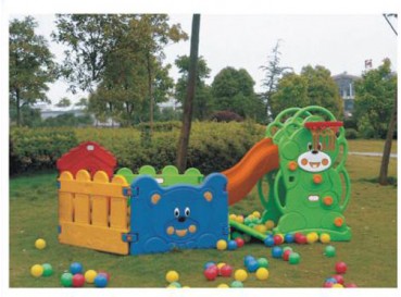 Plastic ball pit with slide  Plastic ball pit with slide