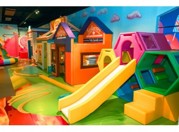 Candy Wonderland indoor playground - Pastel color indoor play area