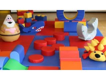 Indoor Jungle Gym--Place to Realize Children's Dream of Becoming Superheroes