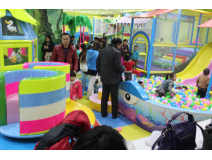 Indoor Jungle GYM Reinforce Trust between Parents and Kids Indoor Jungle GYM Reinforce Trust between Parents and Kids