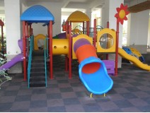 Outdoor Playground in Community Helps Kids to Build up Their Friend Circle