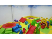 Play at green indoor park Play at green indoor park