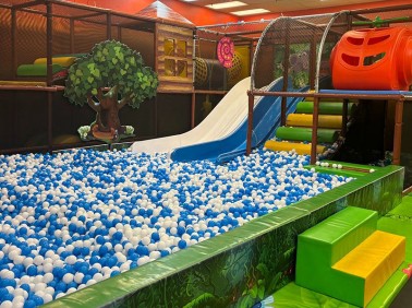 Mystic mountain indoor playground MI, USA -389
