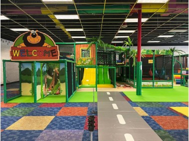 Paradise Playland in Mooney Blvd Visalia, CA, USA -3151