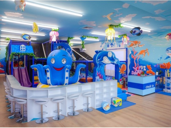 Fun 4 Kids Playground in Sherman Oaks CA, USA Fun 4 Kids Playground in Sherman Oaks CA, USA