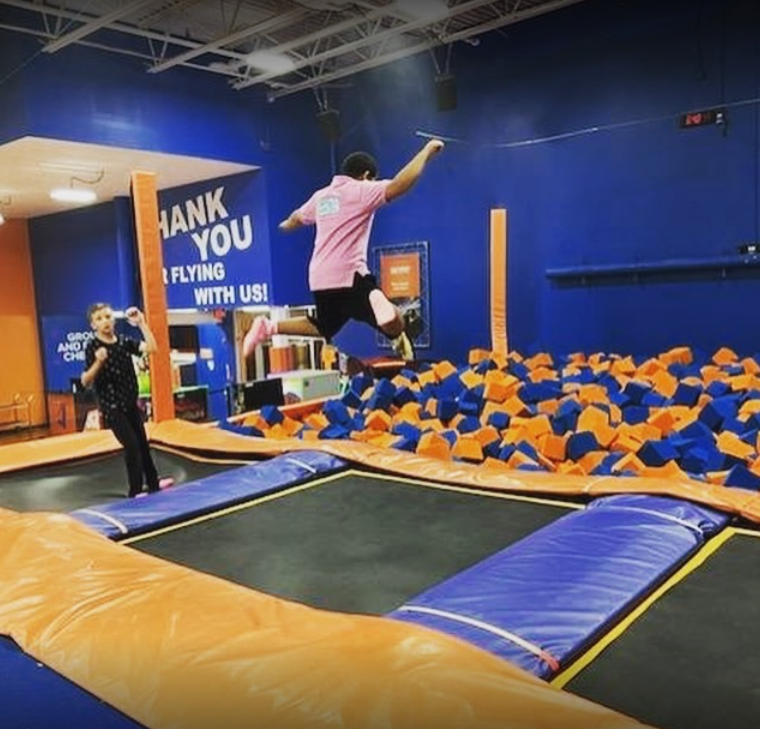 Ninja warrior au trampoline park You Jump